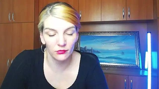 VanessaRey  online show from March 4, 5:37 am