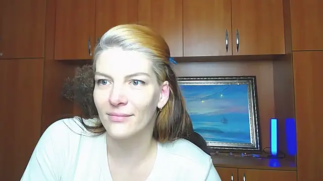 VanessaRey  online show from February 21, 5:26 pm