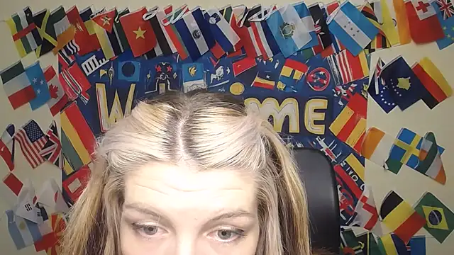 Snapshot of VanessaRey_ chatting on June 10, 6:47 am VanessaRey online show from June 10, 6:47 am