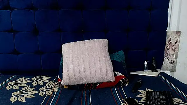 AriesCake online show from March 18, 3:03 pm