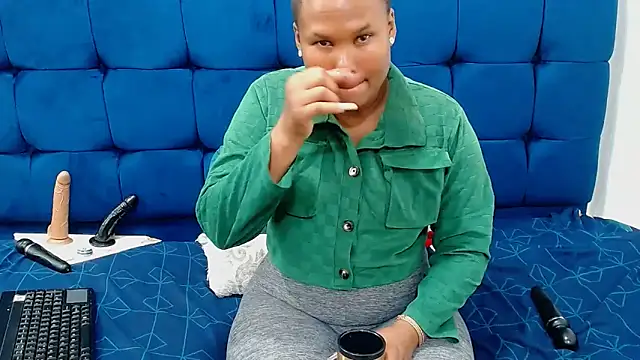 AriesCake online show from February 13, 8:47 am