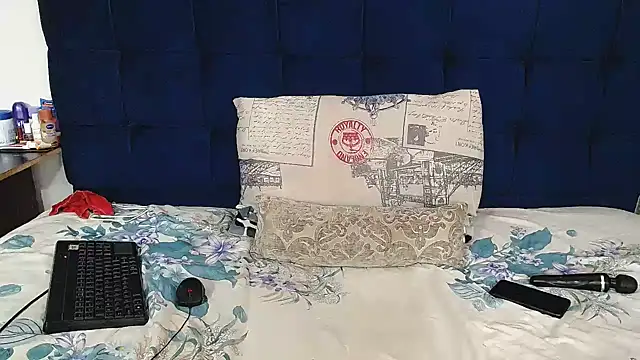 AriesCake online show from January 8, 1:50 pm