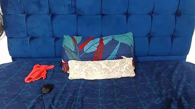 AriesCake online show from December 18, 11:36 am