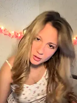 Snapshot of mollygirll chatting on October 9, 4:07 pm mollygirll online show from October 9, 4:07 pm