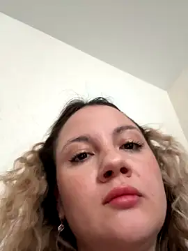 Snapshot of mollygirll chatting on October 16, 9:28 am mollygirll online show from October 16, 9:28 am