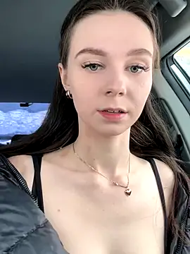 MilaBee online show from November 8, 3:32 am