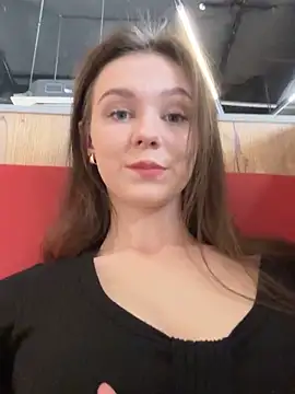 Snapshot of MilaBee chatting on September 22, 7:14 am MilaBee online show from September 22, 7:14 am