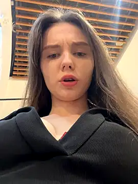 MilaBee online show from October 23, 9:19 am