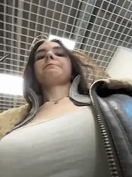 MilaBee online show from April 4, 11:06 am