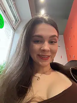 MilaBee online show from May 31, 11:49 am