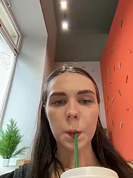 MilaBee online show from June 26, 12:22 pm