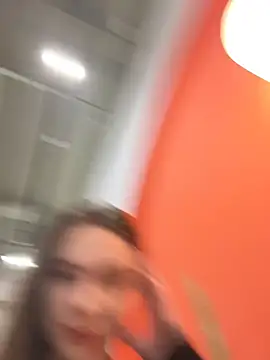 MilaBee online show from April 19, 11:22 am