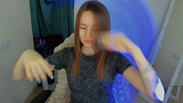 Catherine e online show from December 3, 7:35 pm