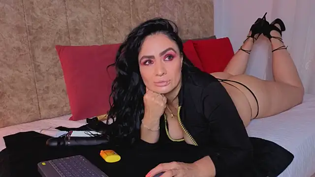 angelinarouse  online show from May 26, 12:20 am
