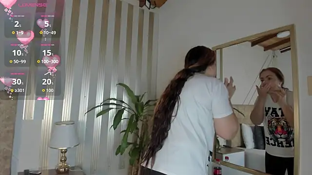 Snapshot of angelinarouse_ chatting on September 28, 10:28 pm angelinarouse online show from September 28, 10:28 pm