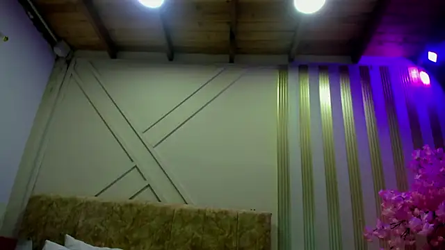 angelinarouse  online show from January 11, 1:34 am