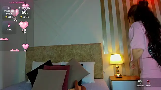 angelinarouse  online show from October 26, 2:45 am