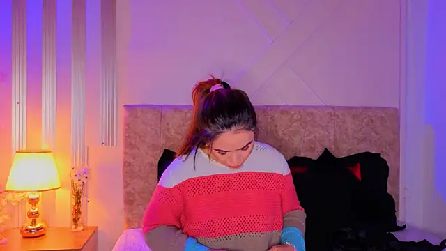 angelinarouse  online show from March 21, 4:35 am