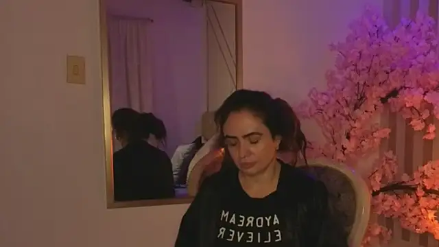 angelinarouse  online show from March 8, 4:05 am