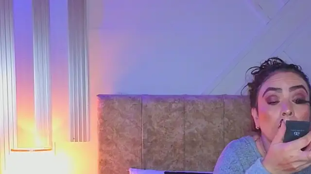 angelinarouse  online show from March 5, 2:52 am