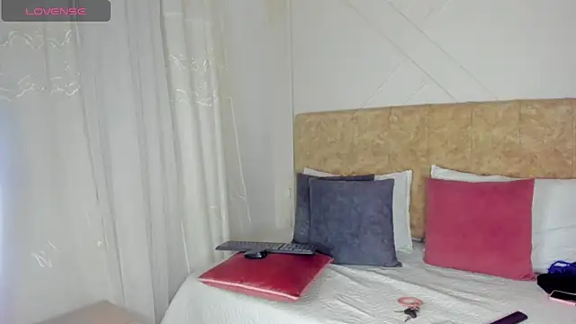 Snapshot of angelinarouse_ chatting on October 7, 2:45 am angelinarouse online show from October 7, 2:45 am