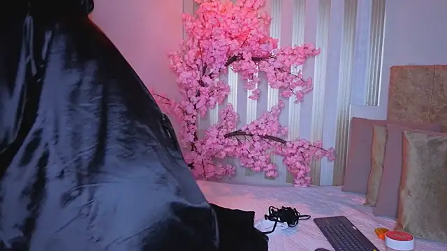 Snapshot of angelinarouse_ chatting on June 7, 4:28 am angelinarouse online show from June 7, 4:28 am