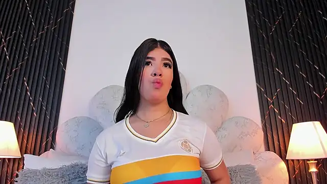 Snapshot of ValenRosse chatting on July 3, 11:28 am ValenRosse online show from July 3, 11:28 am