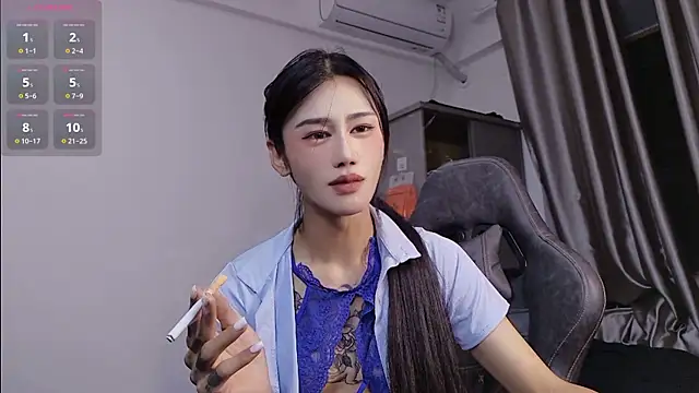 Snapshot of Rainbow-sweet chatting on May 17, 2:28 pm Rainbow-sweet online show from May 17, 2:28 pm