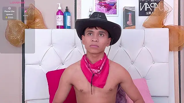 Ethan Westt online show from January 9, 8:16 pm