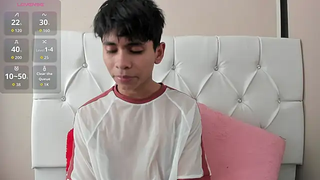 Snapshot of Ethan_Westt chatting on September 26, 9:10 pm Ethan Westt online show from September 26, 9:10 pm