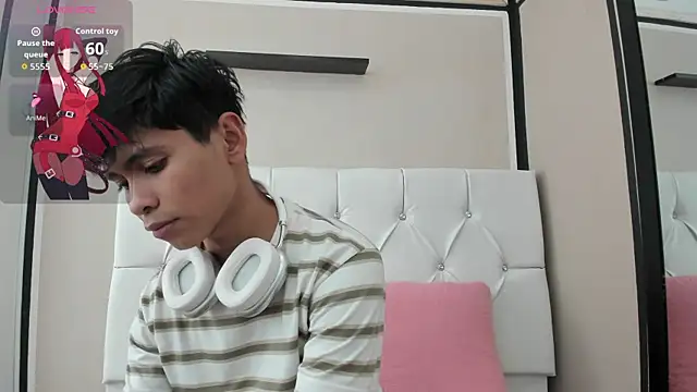 Snapshot of Ethan_Westt chatting on September 22, 8:59 pm Ethan Westt online show from September 22, 8:59 pm