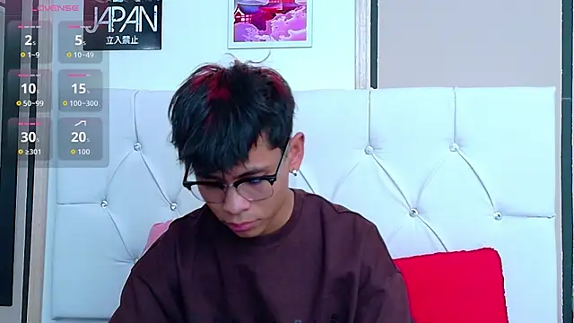 Snapshot of Ethan_Westt chatting on November 13, 8:46 pm Ethan Westt online show from November 13, 8:46 pm