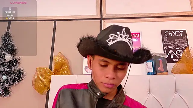 Ethan Westt online show from January 13, 8:24 pm