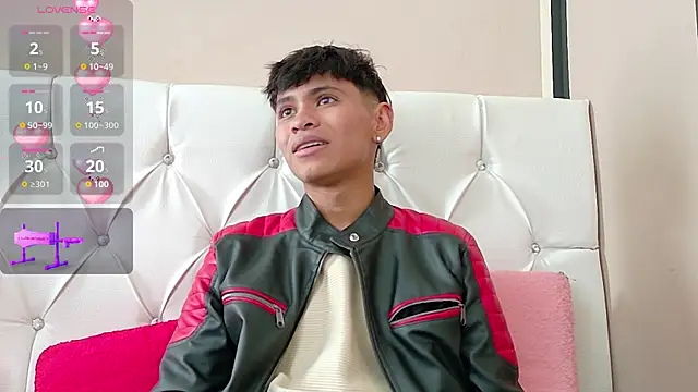 Snapshot of Ethan_Westt chatting on October 28, 8:41 pm Ethan Westt online show from October 28, 8:41 pm