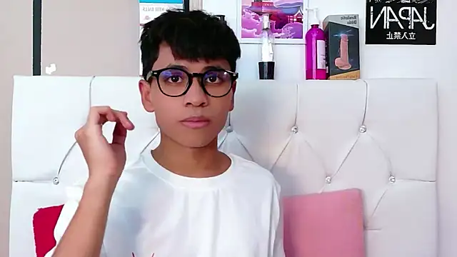 Ethan Westt online show from February 3, 8:25 pm