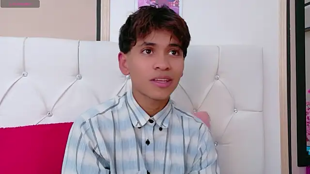 Ethan Westt online show from April 7, 8:32 pm