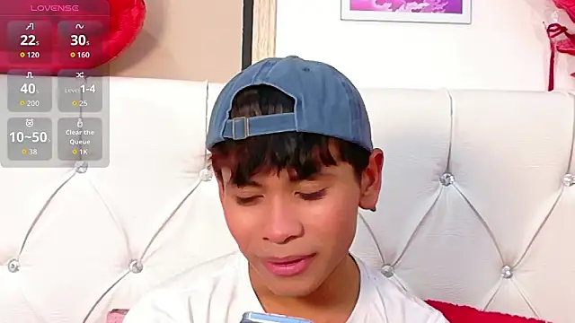 Ethan Westt online show from February 19, 8:28 pm