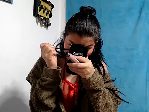 Snapshot of AlanaHotxx chatting on September 26, 6:42 am AlanaHotxx online show from September 26, 6:42 am