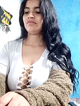 Snapshot of AlanaHotxx chatting on September 17, 5:53 am AlanaHotxx online show from September 17, 5:53 am