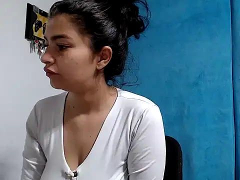 Snapshot of AlanaHotxx chatting on September 27, 7:03 am AlanaHotxx online show from September 27, 7:03 am