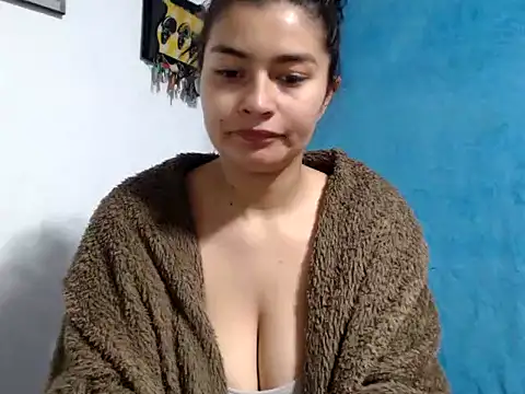Snapshot of AlanaHotxx chatting on September 20, 6:18 am AlanaHotxx online show from September 20, 6:18 am