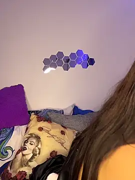 Deepika padukoneNisha online show from December 15, 3:40 pm