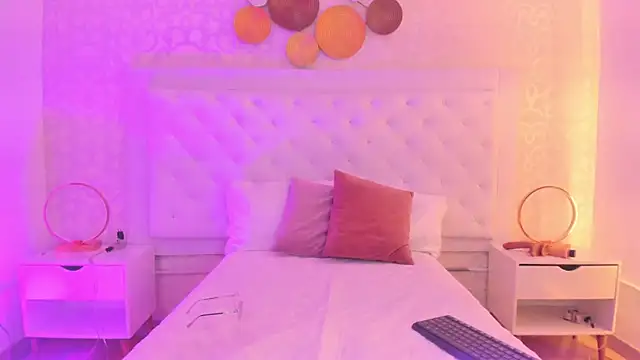 debora scoot online show from October 29, 10:25 am