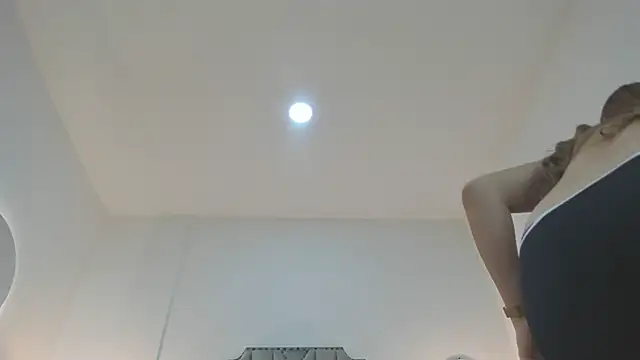 Snapshot of debora_scoot chatting on February 9, 11:41 am debora scoot online show from February 9, 11:41 am