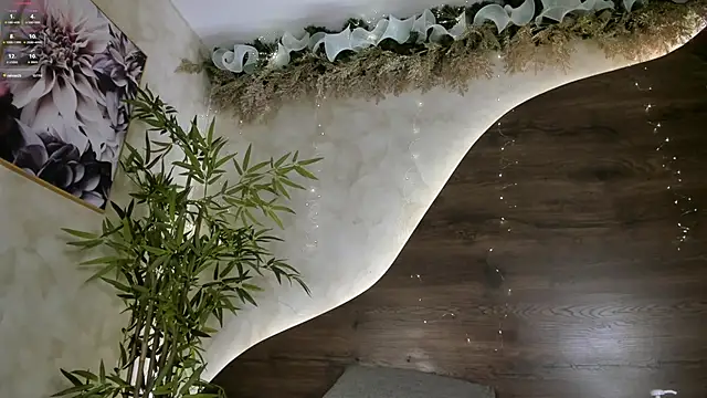 mia lacy  online show from December 13, 8:59 pm