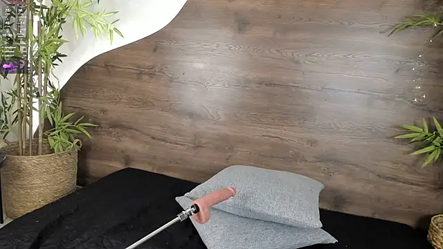 mia lacy  online show from November 14, 7:39 pm