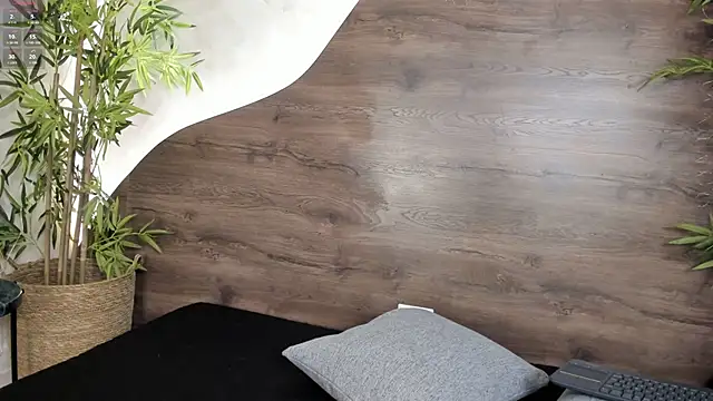 mia lacy  online show from November 16, 7:40 pm