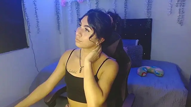 Snapshot of Lyaa_Cute chatting on February 9, 1:25 am Lyaa Cute online show from February 9, 1:25 am