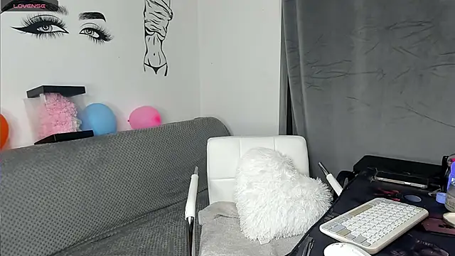 EvelynHais online show from September 21, 6:57 pm