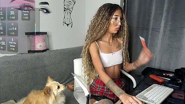 EvelynHais online show from November 7, 6:01 pm